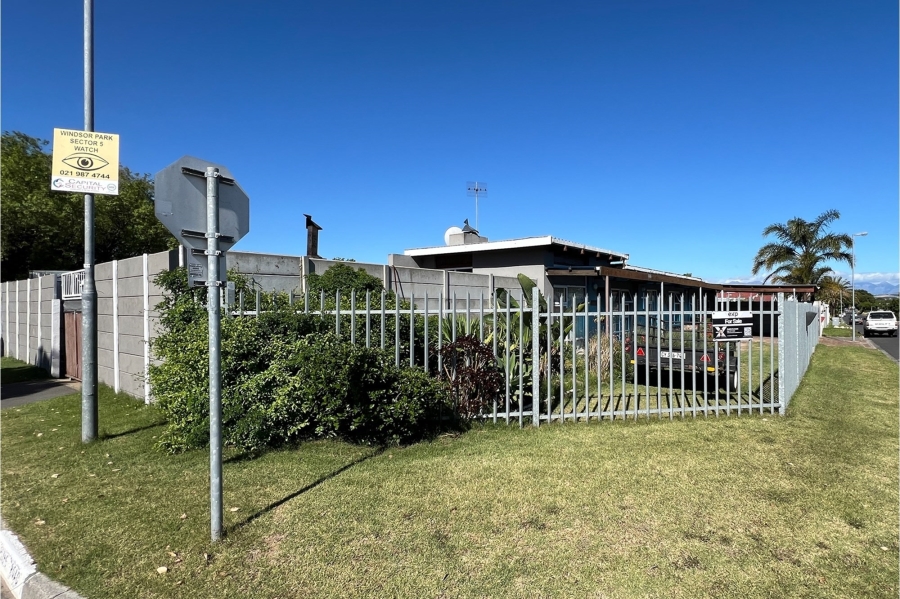 4 Bedroom Property for Sale in Windsor Park Western Cape